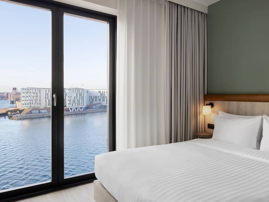 Huone, 1 keskisuuri parisänky, merinäköala | Pillowtop-patjalliset sängyt, pimennysverhot, äänieristys