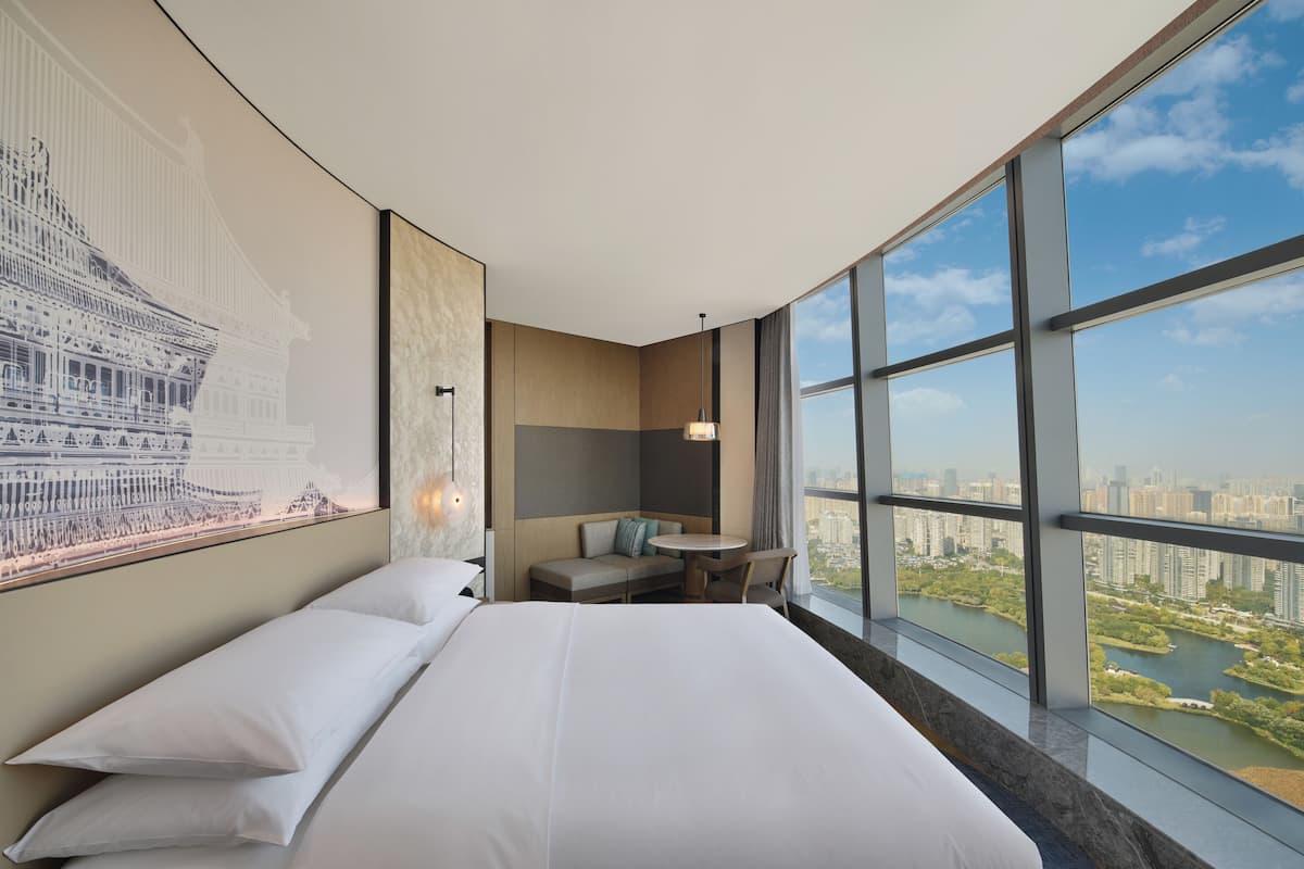 Studio – executive, 1 kingsize-seng | Sengetøy av topp kvalitet, dundyner, minibar og safe på rommet