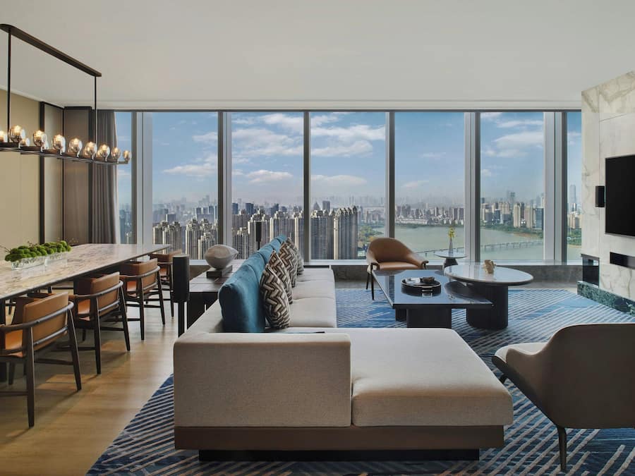 Premium bedding, down comforters, minibar, in-room safe