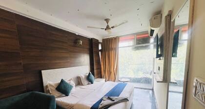 Roomshala 127 Mannat Stay