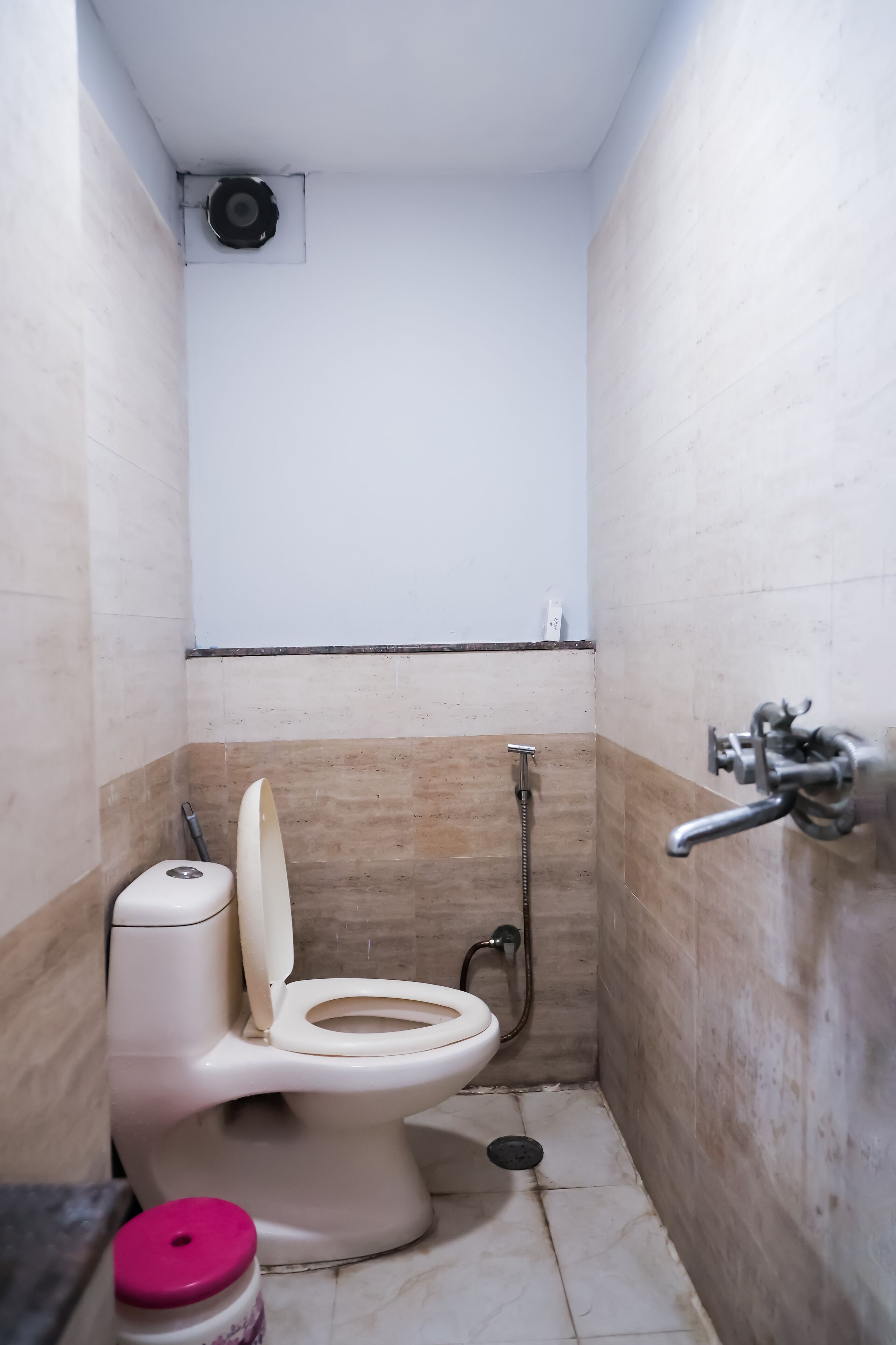 Doppia Deluxe | Bagno | Doccia, pantofole, asciugamani, sapone