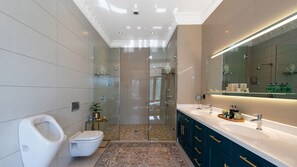 Luxury House | Bathroom