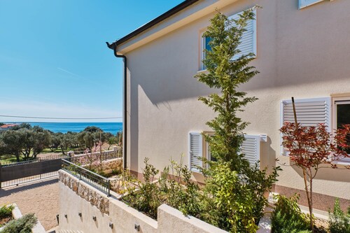 MEACres Sun - secluded pool villa