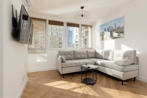 TV - Apartament z 1 sypialnia i klimatyzacja (Warszawa)