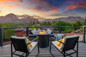 Terrace/patio - Spectacular Red Rock Views in the Heart of West Sedona! - Panorama - S060 (Sedona)