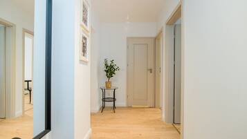 2 bedrooms, iron/ironing board, free WiFi