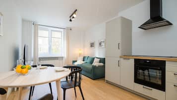 2 bedrooms, iron/ironing board, free WiFi