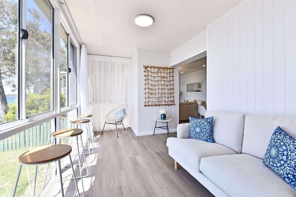 Smart TV, offices