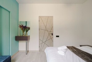 1 bedroom, desk, iron/ironing board, WiFi