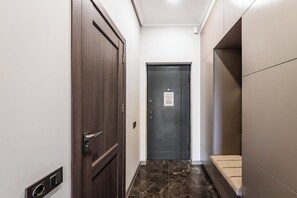 Interior - New studio/Self checkin/St.Sargis church (Yerevan)