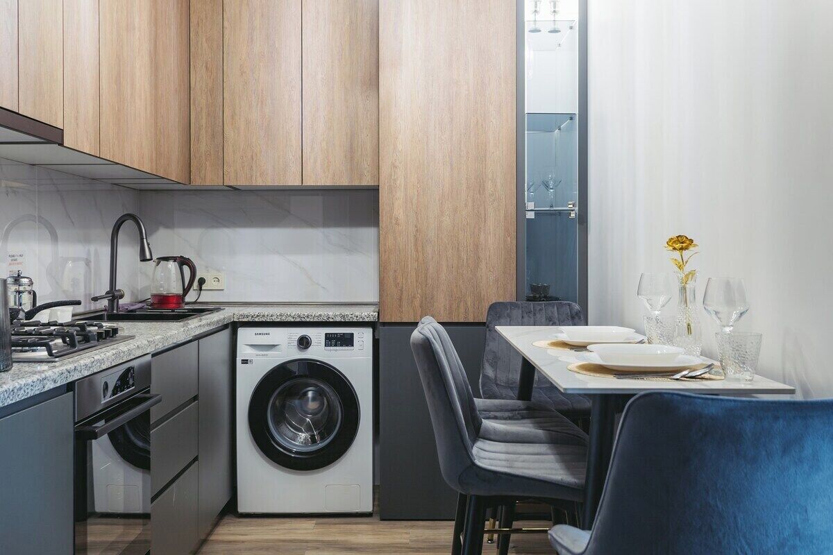 雪櫃、微波爐、焗爐、爐具