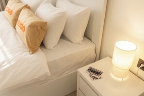 2 bedrooms, desk, iron/ironing board, WiFi - 2BR in Center/Self checkin/City view (Yerevan)