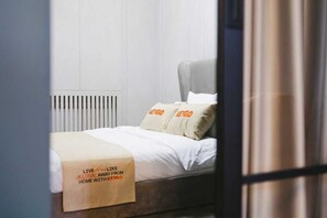 1 bedroom, desk, iron/ironing board, WiFi