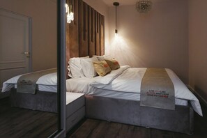 1 間睡房、書桌、熨斗/熨衫板、Wi-Fi