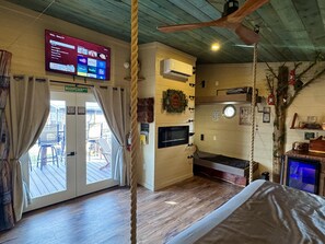 3 bedrooms, free WiFi, bed sheets - Smoky Mountain Luxury Treehouse | 20-Foot Slide | Secret Beds | Sleeps 6 (Sevierville)