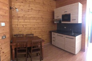 Family Studio | Private kitchen | Microwave - Hotel La Pigna (Bardonecchia)