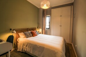1 chambre, bureau, fer et planche à repasser, accès au Wi-Fi (inclus)