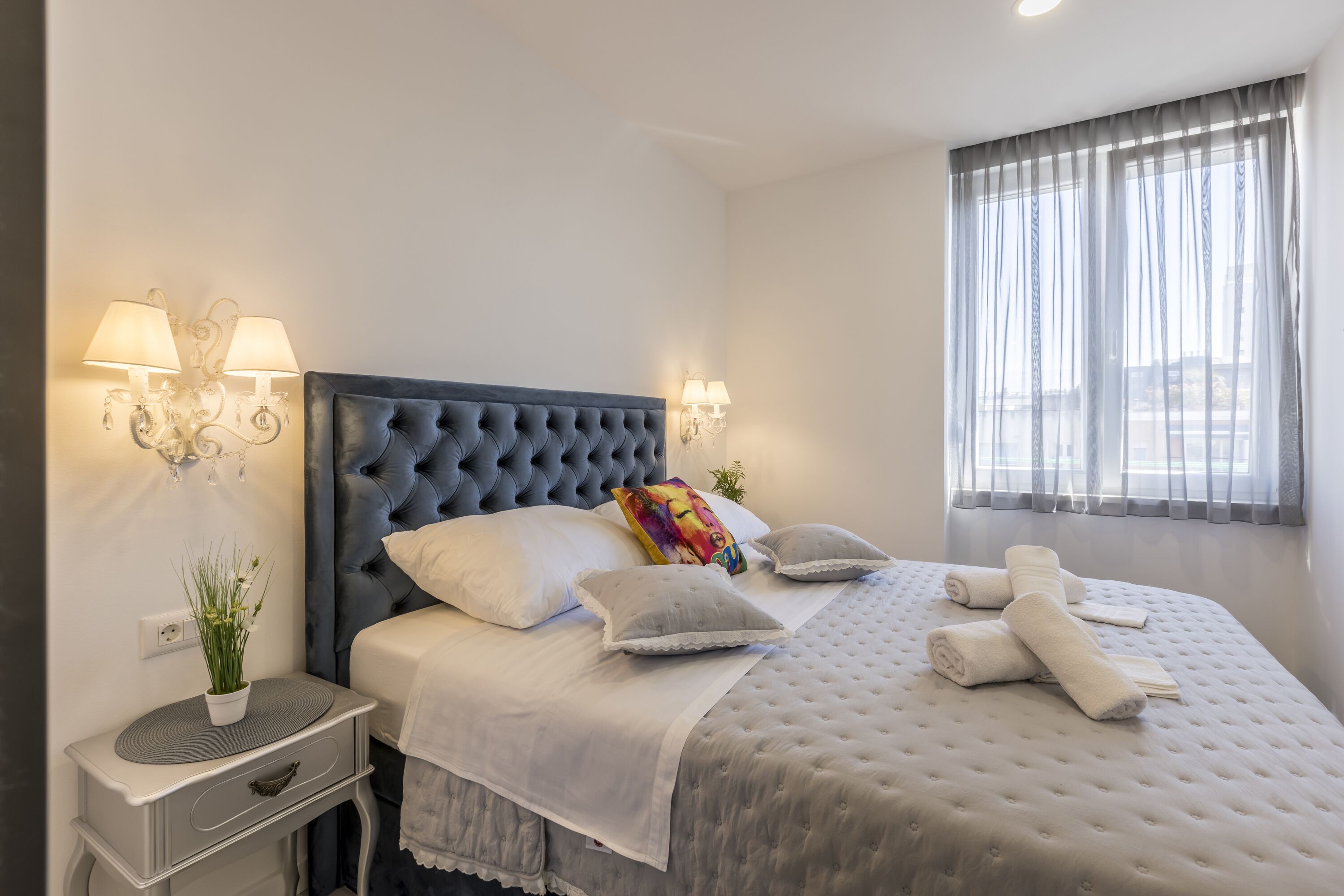 Deluxe Apartment | 2 bedrooms, in-room safe, iron/ironing board, WiFi (free)