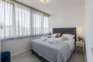 Deluxe Apartment | 2 bedrooms, in-room safe, iron/ironing board, free WiFi - Carmen - 2 Bedroom Apartment - Downtown (Split)