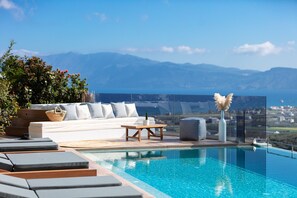 2 outdoor pools, free pool cabanas, pool umbrellas - Argyrie Villas (Kissamos)