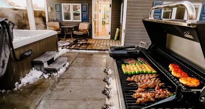 RedRocks Cozy Home HotTub PS5 PoolTable Arcade