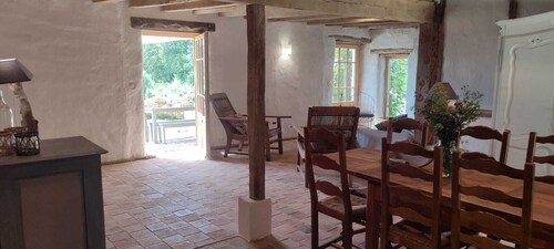 Le Cottage des Acacias - un Logis Nature, une Piscine Naturelle et des Animaux!