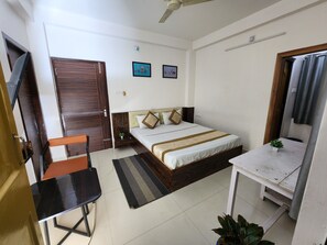1 habitación, tabla de planchar con plancha, wifi gratis y ropa de cama 