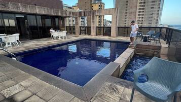 Kolam renang terbuka