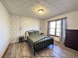 5 dormitorios, tabla de planchar con plancha, wifi gratis y ropa de cama