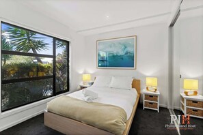 3 habitaciones, tabla de planchar con plancha, wifi y ropa de cama