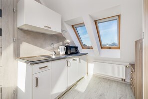 Studio, Kitchen, Sea View | Living area