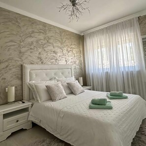 3 bedrooms, iron/ironing board, travel crib, WiFi - 
Familly house with heated pool WHITOUT CHEMICAL,jacuzzi&cinema projector  (Bilice)