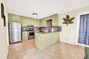 冰箱、微波炉、炉灶、茶具/咖啡用具