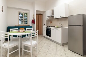 Apartamento básico | Cozinha privada | Geladeira, torradeira