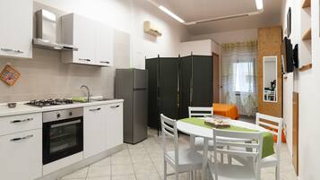Basic Apartment | Living area