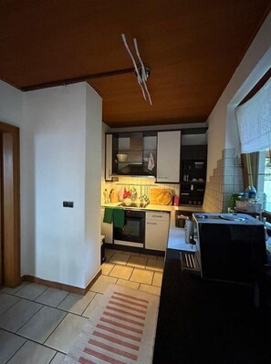 Frigorífic, microones, forn i placa de cuina 