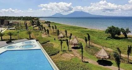 Cozy beach front home retreat. Pet and family friendly!