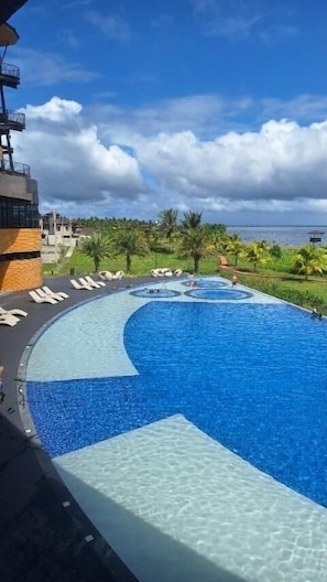 Piscine extérieure