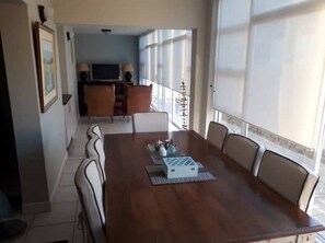 Dining - Waterfront UnitG8 Swakopmund

 (Swakopmund)