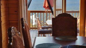 Dining - Log Cabin with Hottub, EV charger, Game room (Great Cacapon)