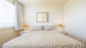 3 bedrooms, iron/ironing board, free WiFi
