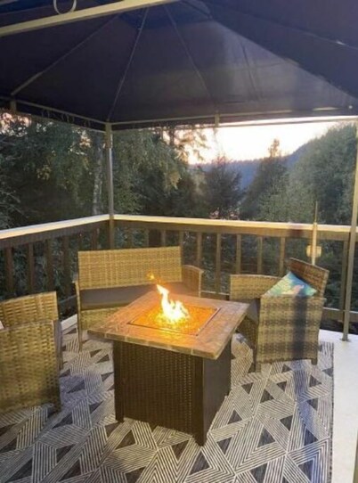Goose Rock Retreat near Cornet Bay & State Park