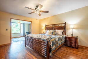 3 多间卧室、办公桌、免费 WiFi、床单