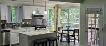 Cozy Private Retreat Near Airport and Downtown Nashville.