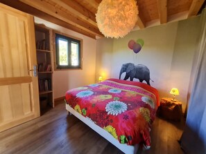 7 Schlafzimmer, Bügeleisen/Bügelbrett, Reisekinderbett, kostenloses WLAN