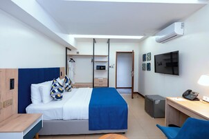 Quarto superior | 1 quarto, cofres nos quartos, escrivaninha, cortinas blackout