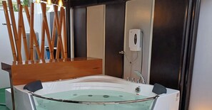 Dusche, Bidet, Handtücher