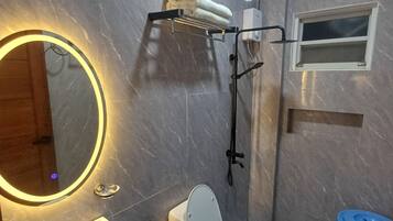Dusche, Bidet, Handtücher