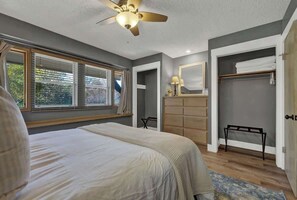 4 bedrooms, iron/ironing board, free WiFi, bed sheets