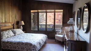 4 bedrooms, desk, iron/ironing board, free WiFi